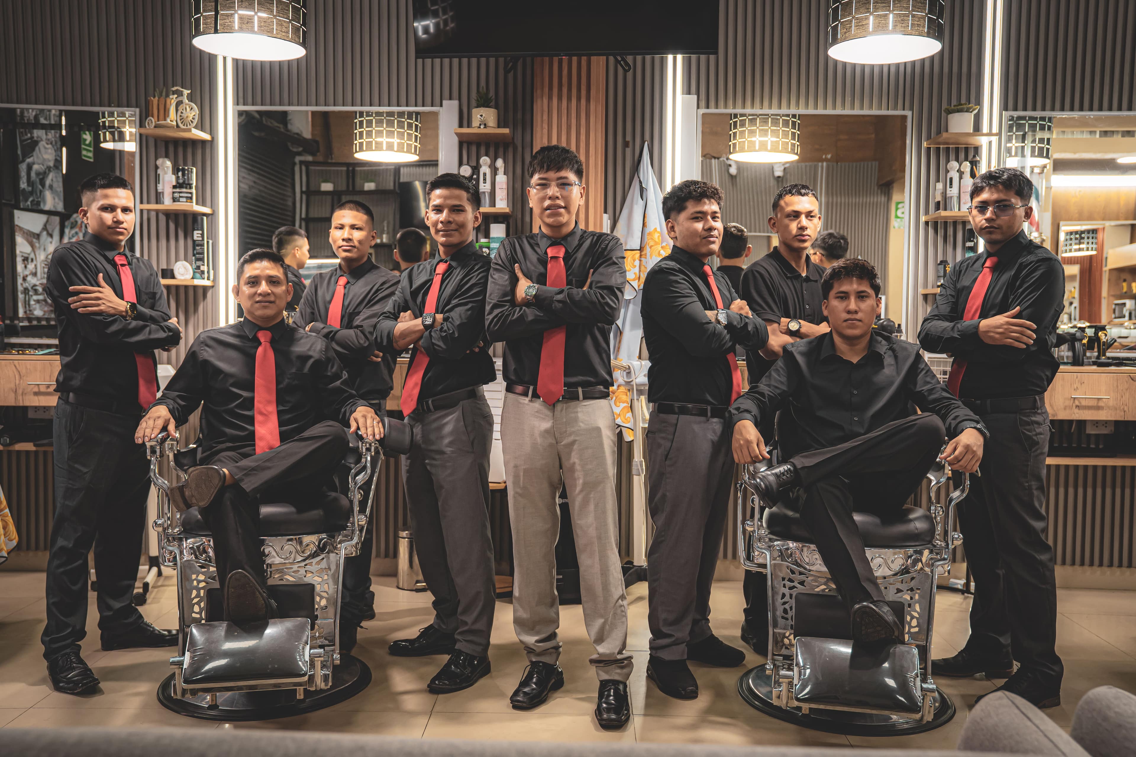 El gran equipo en La Bajadita Barber Studio, barbería en Iquitos